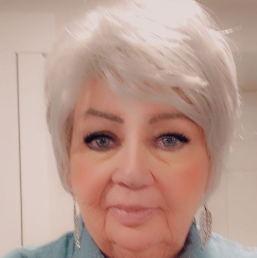 Meet your Posher, Miss Linda